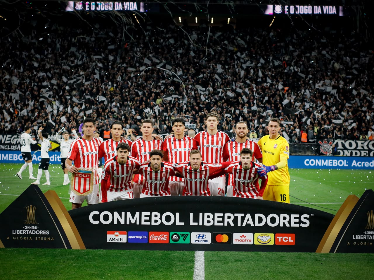 (VIDEO) TRAS EL FALLÓ DE DEPAY: Estudiantes eliminó a Corinthians