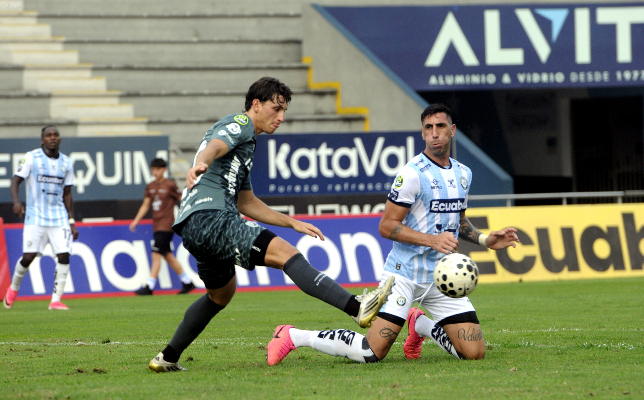 (VIDEO) A LOS 93 MINUTOS: Guayaquil City rescató el empate ante Leones FC