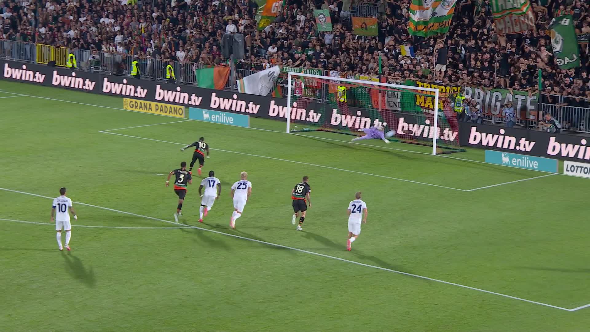 (VIDEO) John Yeboah falló un penal ante Lazio