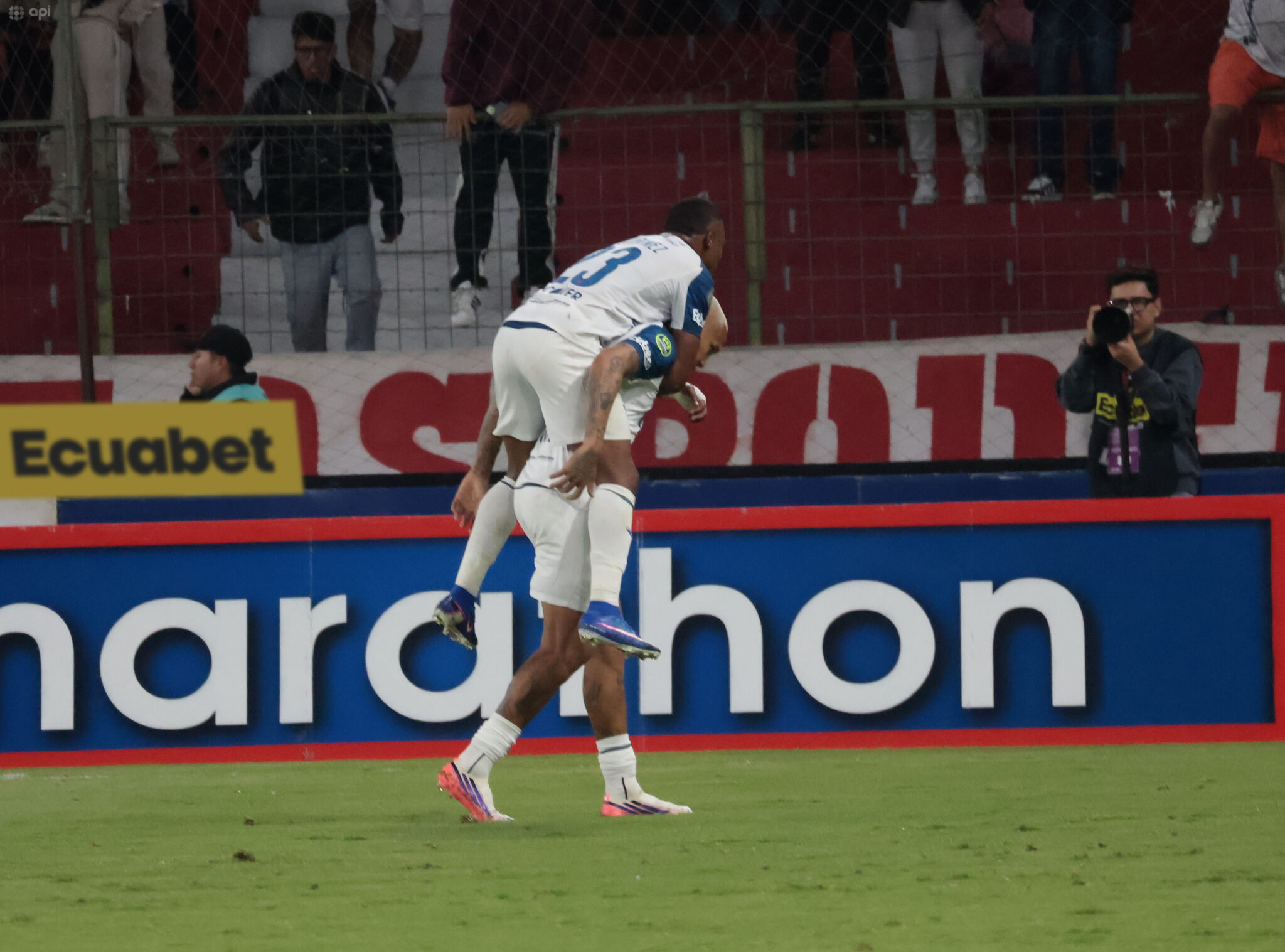 (VIDEO) Liga de Quito remontó ante Universidad Católica en el inicio del hexagonal por el título
