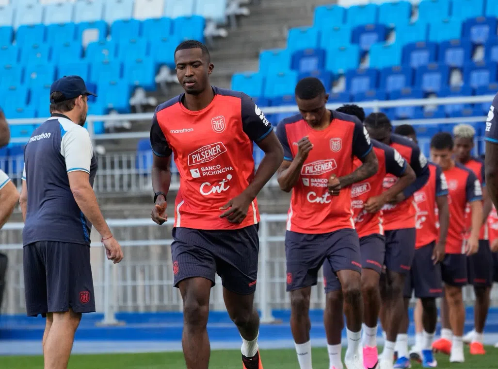 La era Gallardo arrancó en la cancha: Ecuador tuvo su primer entrenamiento